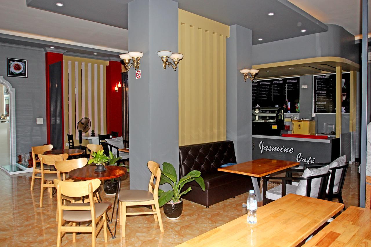 Jasmine Hotel& Sky Bar Battambang Kültér fotó