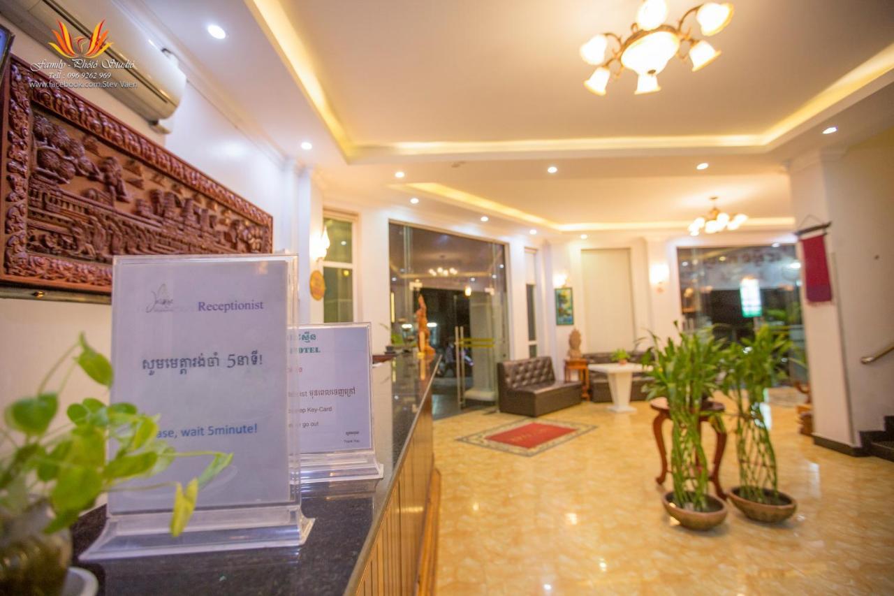 Jasmine Hotel& Sky Bar Battambang Kültér fotó